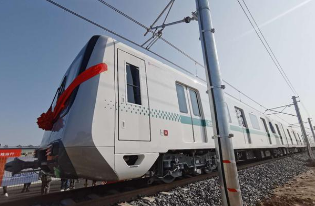 行业资讯|哈尔滨地铁2号线首列车上线运行